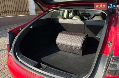 Лифтбек Tesla Model S 2013 в 