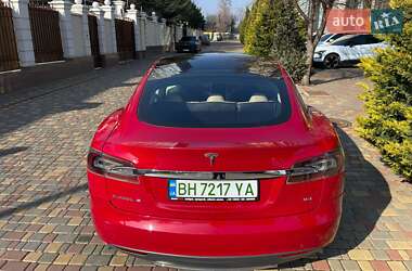 Лифтбек Tesla Model S 2013 в 