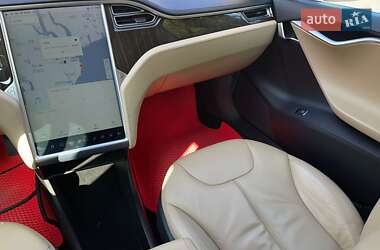 Лифтбек Tesla Model S 2013 в 