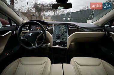 Лифтбек Tesla Model S 2015 в 