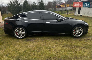 Лифтбек Tesla Model S 2013 в 