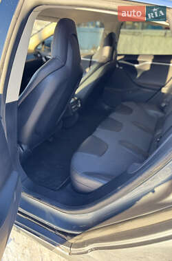 Ліфтбек Tesla Model S 2013 в 