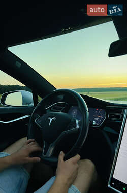 Лифтбек Tesla Model S 2017 в 