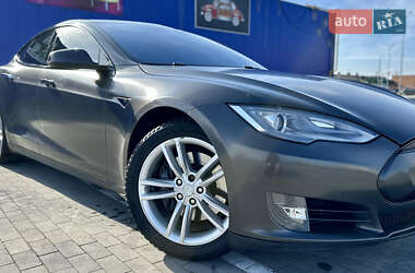 Лифтбек Tesla Model S 2014 в Виннице