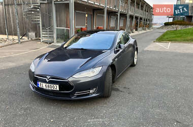 Ліфтбек Tesla Model S 2015 в 