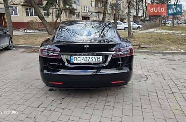 Лифтбек Tesla Model S 2017 в Львове