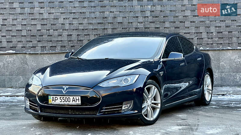 Ліфтбек Tesla Model S 2014 в 