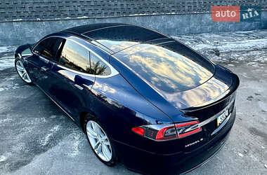 Ліфтбек Tesla Model S 2014 в 