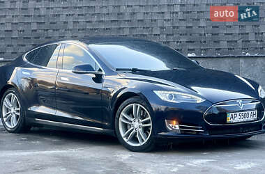Ліфтбек Tesla Model S 2014 в 