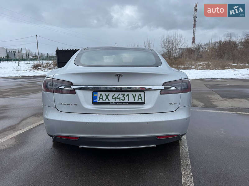 Ліфтбек Tesla Model S 2016 в Борисполі