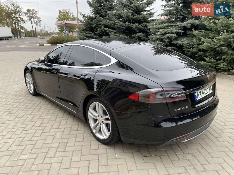Лифтбек Tesla Model S 2014 в Харькове