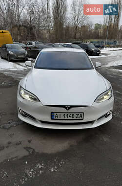 Лифтбек Tesla Model S 2016 в Киеве