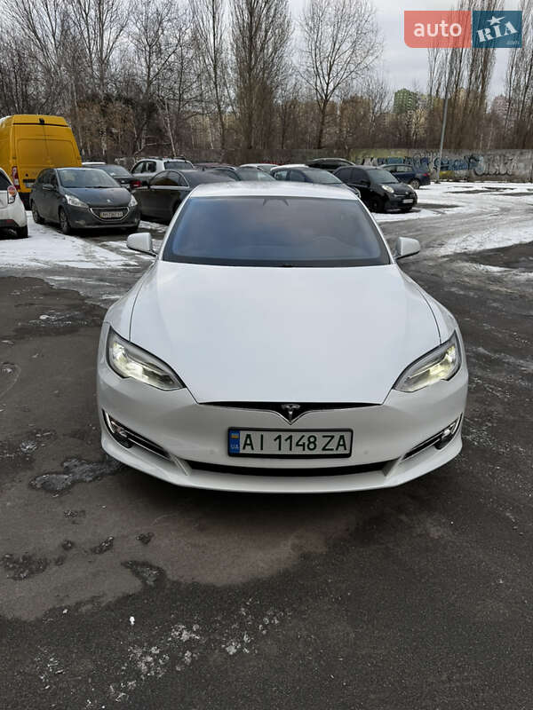 Tesla Model S 2016
