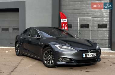 Ліфтбек Tesla Model S 2016 в Києві