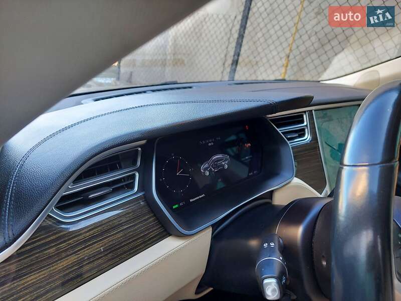 Лифтбек Tesla Model S 2014 в Тернополе фото 16 Лифтбек Tesla Model S 2014 в Тернополе