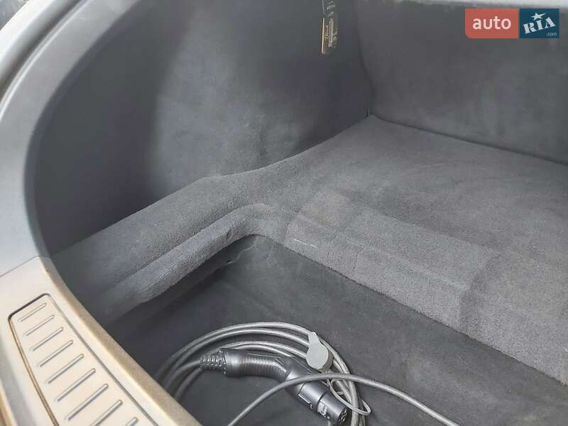 Лифтбек Tesla Model S 2014 в Тернополе фото 23 Лифтбек Tesla Model S 2014 в Тернополе