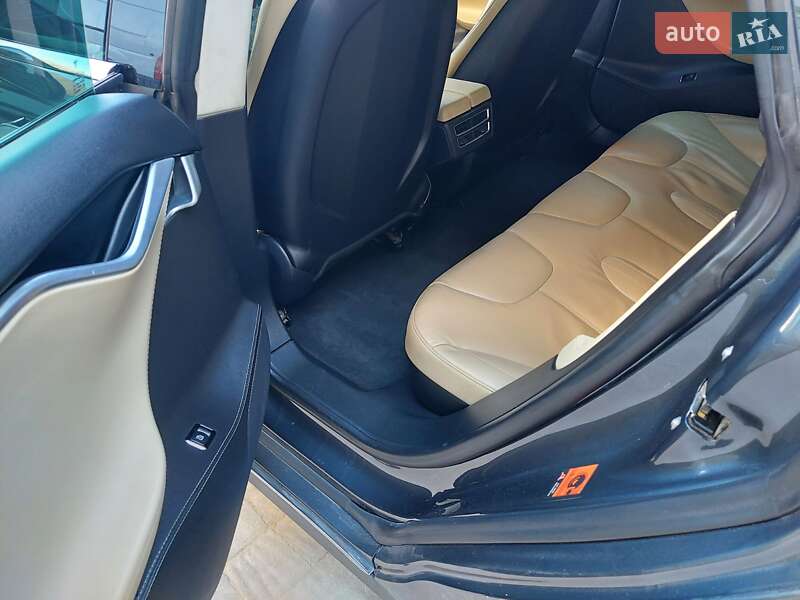 Лифтбек Tesla Model S 2014 в Тернополе фото 27 Лифтбек Tesla Model S 2014 в Тернополе