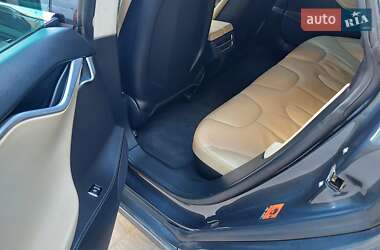Лифтбек Tesla Model S 2014 в 