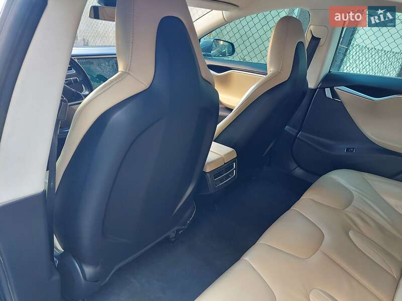 Лифтбек Tesla Model S 2014 в Тернополе фото 32 Лифтбек Tesla Model S 2014 в Тернополе