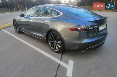 Ліфтбек Tesla Model S 2013 в 