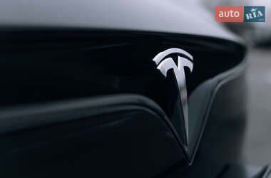 Лифтбек Tesla Model S 2021 в 