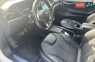 Лифтбек Tesla Model S 2015 в 
