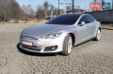 Ліфтбек Tesla Model S 2014 в Львові