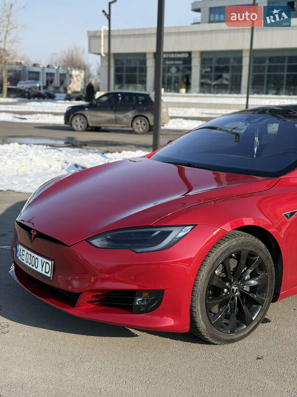 Лифтбек Tesla Model S 2016 в Днепре