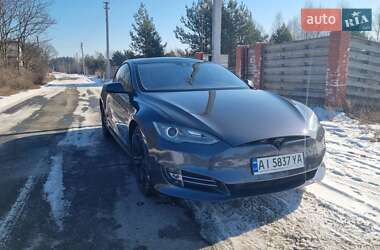 Tesla Model S 2015