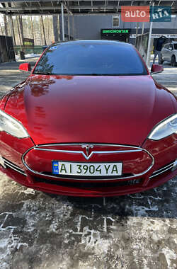 Лифтбек Tesla Model S 2015 в 