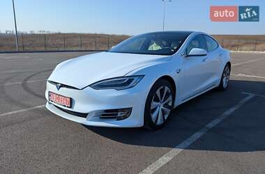 Tesla Model S 2020