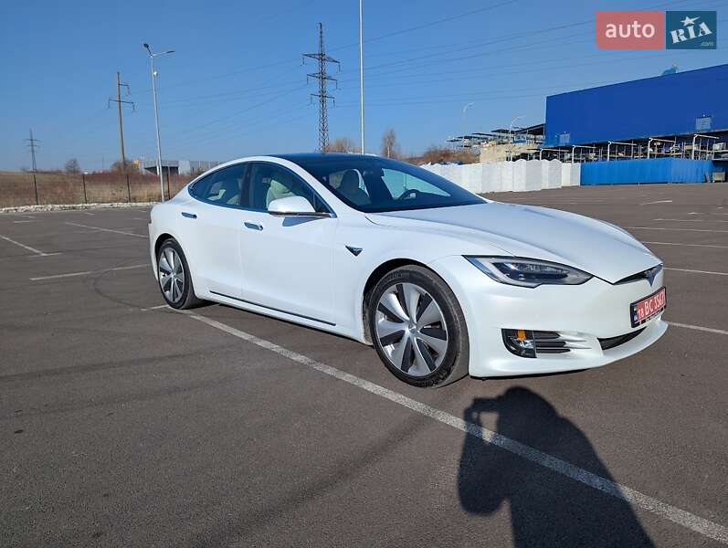 Ліфтбек Tesla Model S 2020 в Рівному