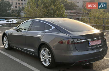 Ліфтбек Tesla Model S 2014 в Києві