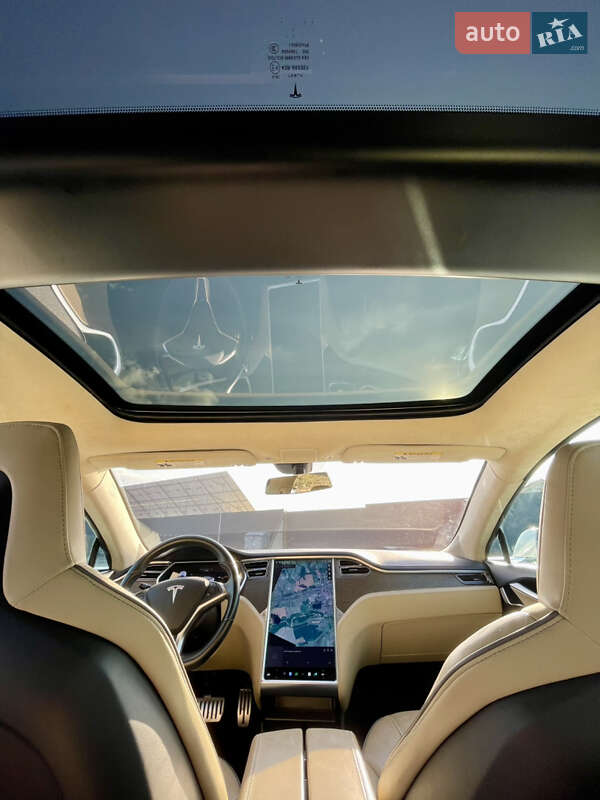 Лифтбек Tesla Model S 2013 в Самборе