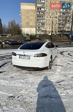 Ліфтбек Tesla Model S 2015 в Дніпрі