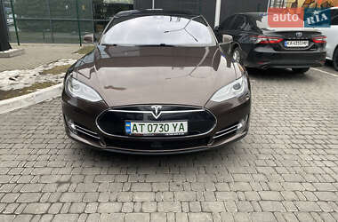 Tesla Model S 2015