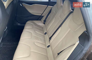 Лифтбек Tesla Model S 2015 в 