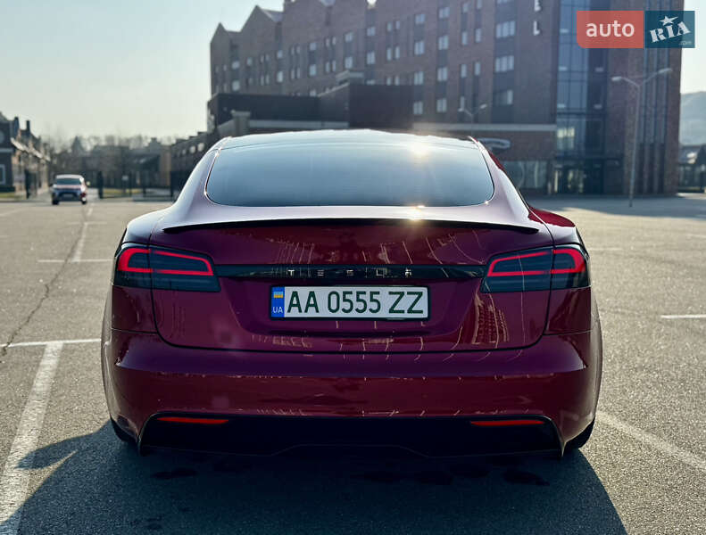 Лифтбек Tesla Model S 2023 в Киеве