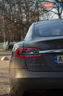 Ліфтбек Tesla Model S 2016 в 