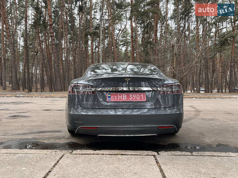 Ліфтбек Tesla Model S 2012 в Черкасах