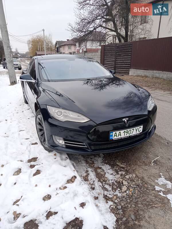 Лифтбек Tesla Model S 2013 в Киеве