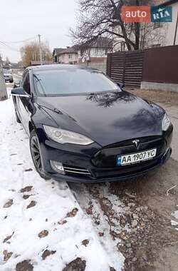 Лифтбек Tesla Model S 2013 в 