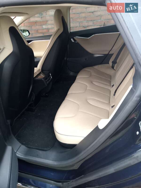 Лифтбек Tesla Model S 2013 в Киеве