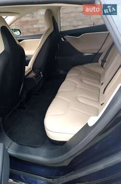 Лифтбек Tesla Model S 2013 в 