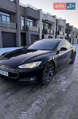 Tesla Model S 2013