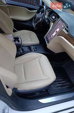 Лифтбек Tesla Model S 2016 в 