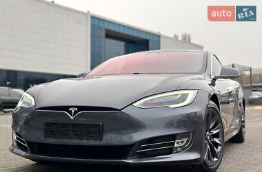 Tesla Model S 2020