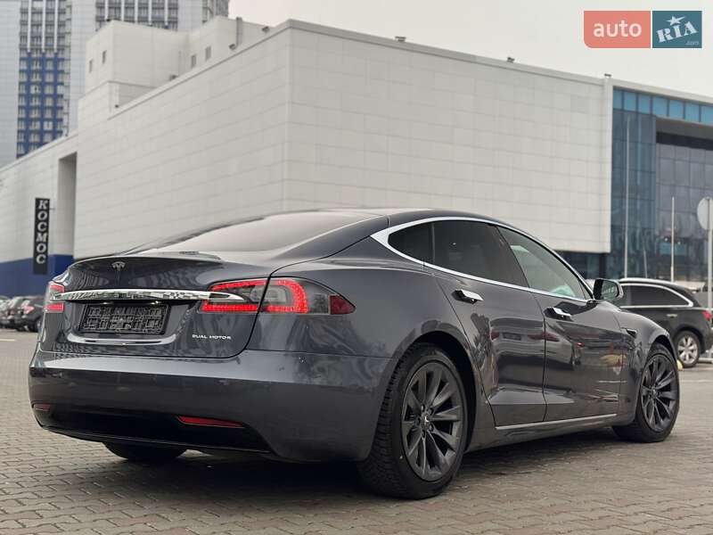 Ліфтбек Tesla Model S 2020 в Одесі
