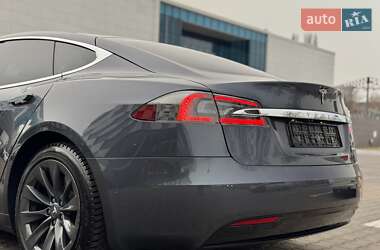Лифтбек Tesla Model S 2020 в 