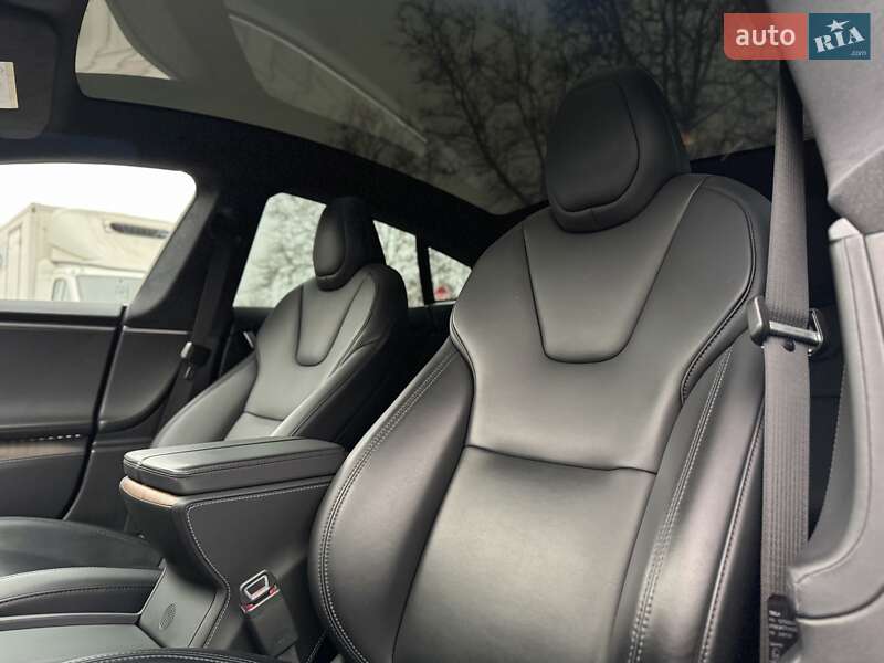 Ліфтбек Tesla Model S 2020 в Одесі